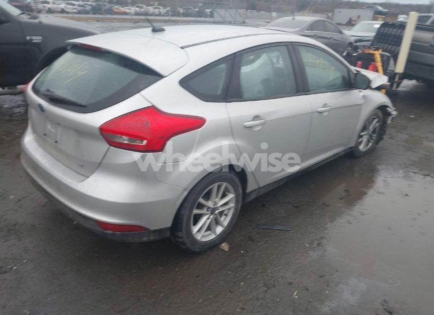 Photo 4 of 2016 Ford Focus SE (VIN 1FADP3K24GL283076)