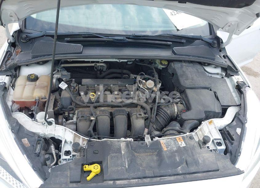 Photo 10 of 2016 Ford Focus SE (VIN 1FADP3K24GL325181)