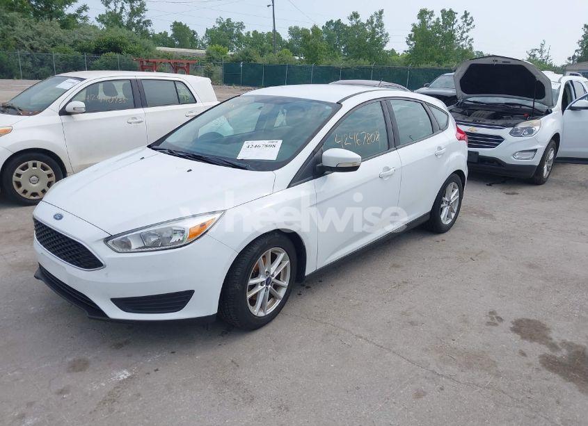 Photo 2 of 2016 Ford Focus SE (VIN 1FADP3K24GL325181)