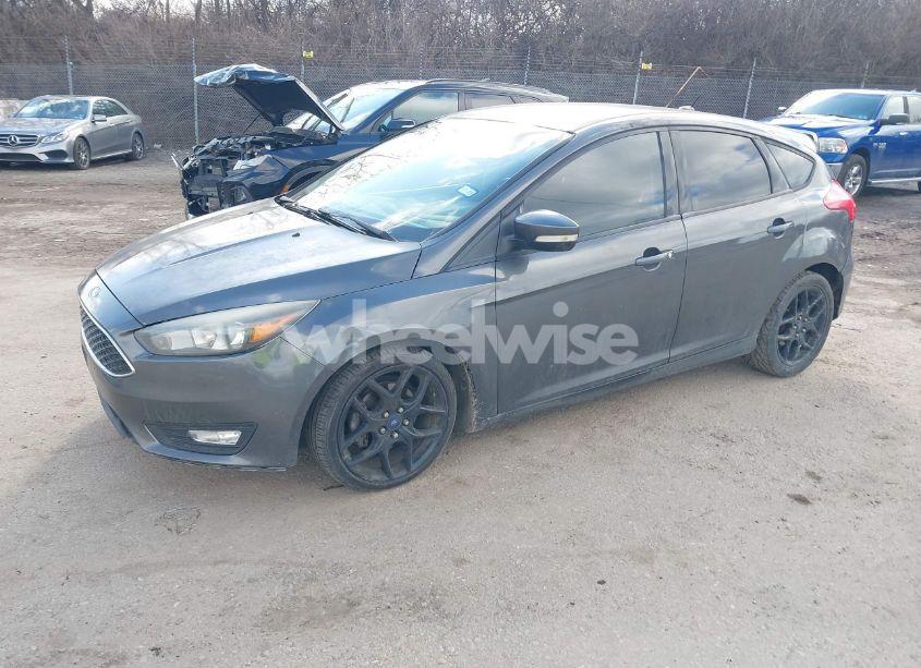 Photo 2 of 2016 Ford Focus SE (VIN 1FADP3K24GL340182)