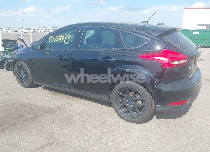 Photo 3 of 2016 Ford Focus SE (VIN 1FADP3K24GL387678)