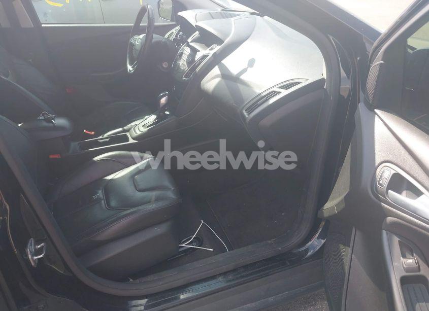 Photo 5 of 2016 Ford Focus SE (VIN 1FADP3K24GL387678)