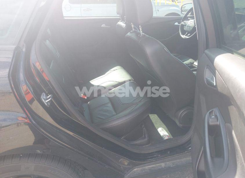 Photo 8 of 2016 Ford Focus SE (VIN 1FADP3K24GL387678)