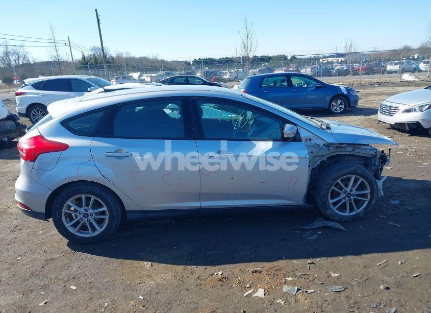 Photo 14 of 2017 Ford Focus SE (VIN 1FADP3K24HL217130)