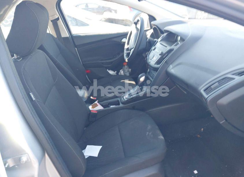 Photo 5 of 2017 Ford Focus SE (VIN 1FADP3K24HL217130)