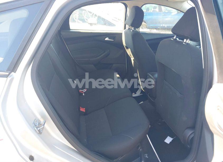 Photo 8 of 2017 Ford Focus SE (VIN 1FADP3K24HL217130)