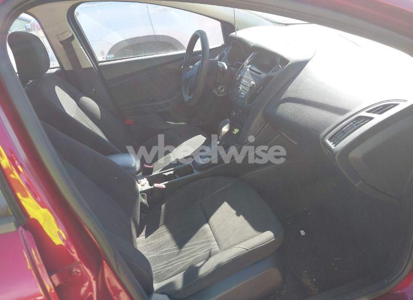 Photo 5 of 2017 Ford Focus SE (VIN 1FADP3K24HL241444)