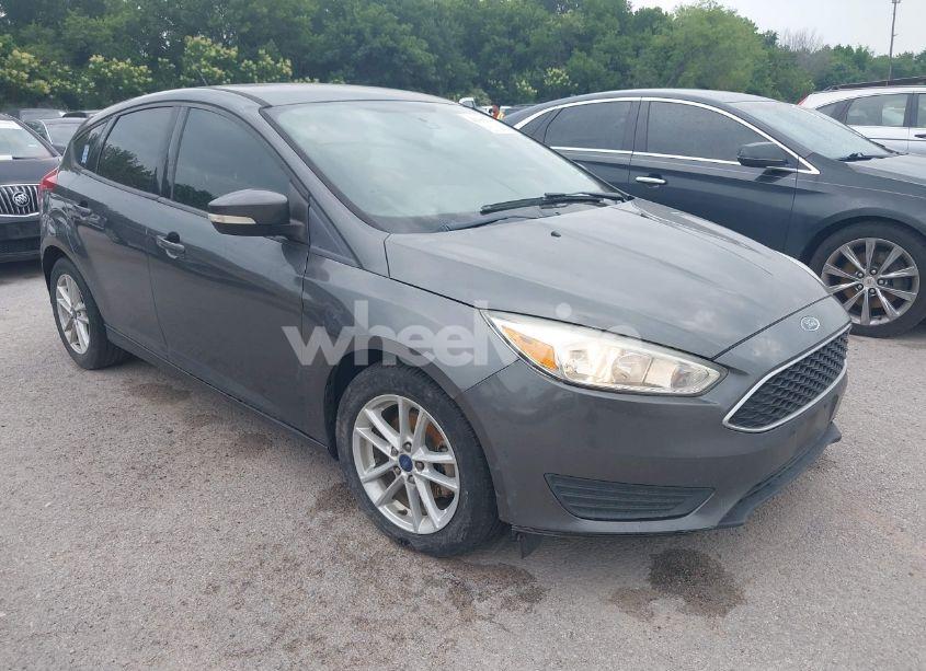 2017 Ford Focus SE (VIN 1FADP3K24HL249186) main photo
