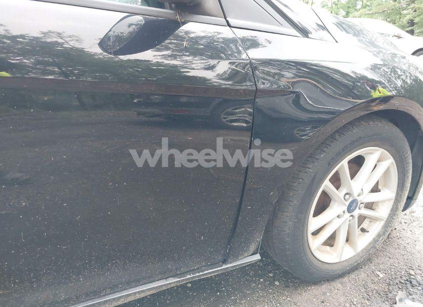 Photo 12 of 2017 Ford Focus SE (VIN 1FADP3K24HL285847)