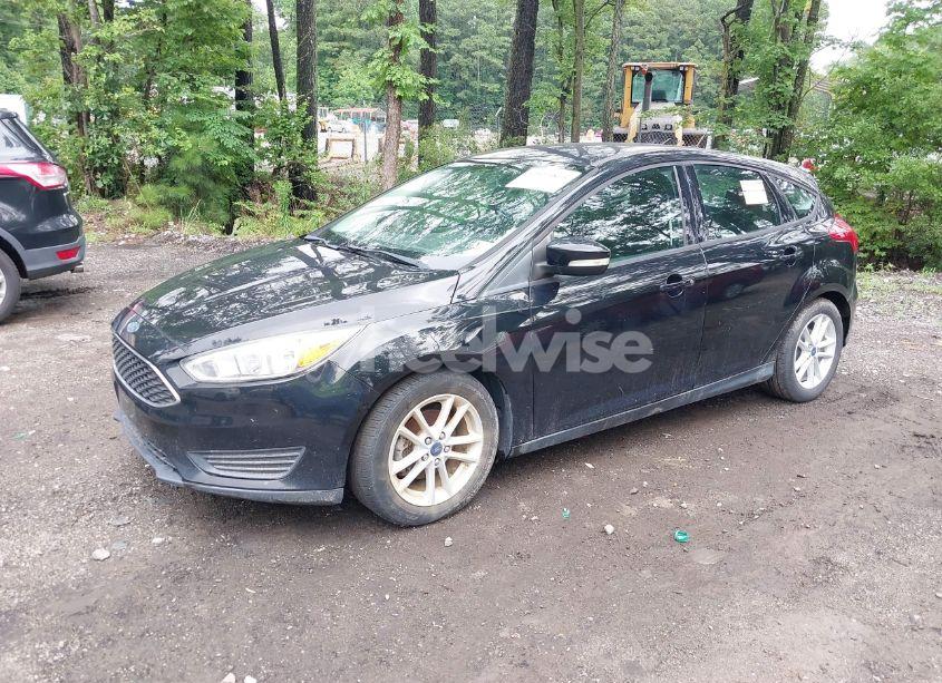 Photo 2 of 2017 Ford Focus SE (VIN 1FADP3K24HL285847)