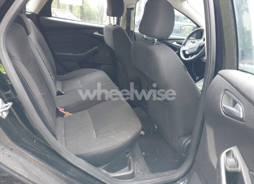 Photo 8 of 2017 Ford Focus SE (VIN 1FADP3K24HL285847)