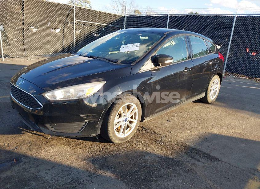 Photo 2 of 2017 Ford Focus SE (VIN 1FADP3K24HL301643)