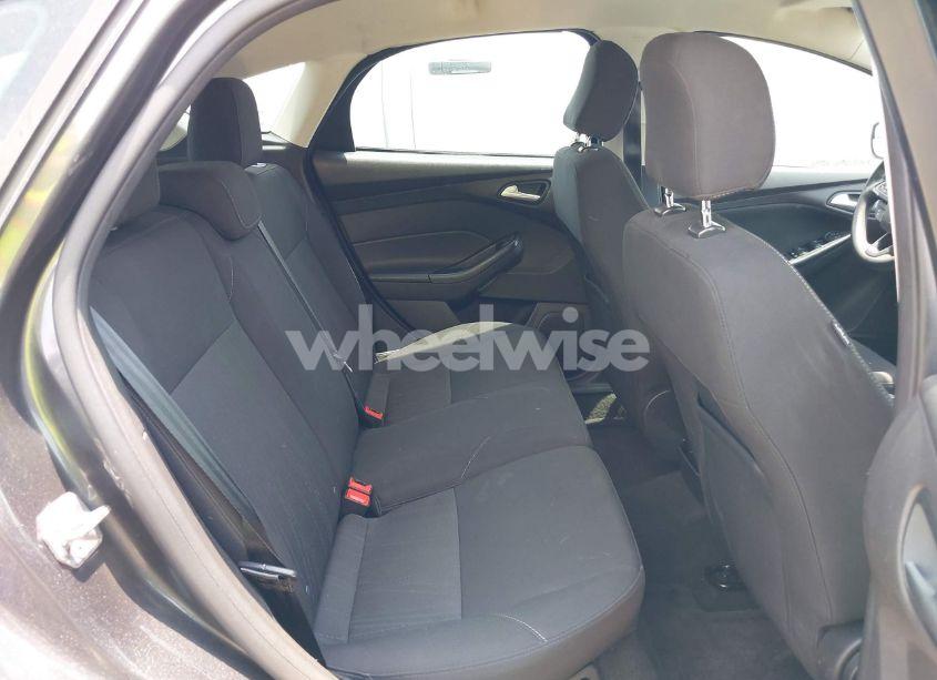 Photo 8 of 2017 Ford Focus SE (VIN 1FADP3K24HL318684)