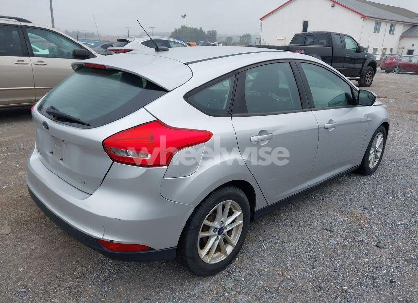 Photo 4 of 2017 Ford Focus SE (VIN 1FADP3K24HL321892)