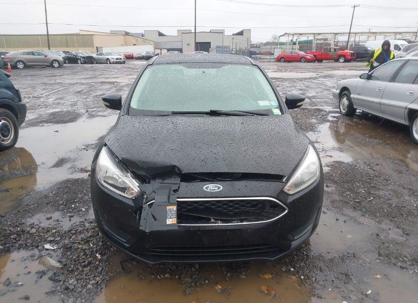 Photo 12 of 2017 Ford Focus SE (VIN 1FADP3K24HL323593)
