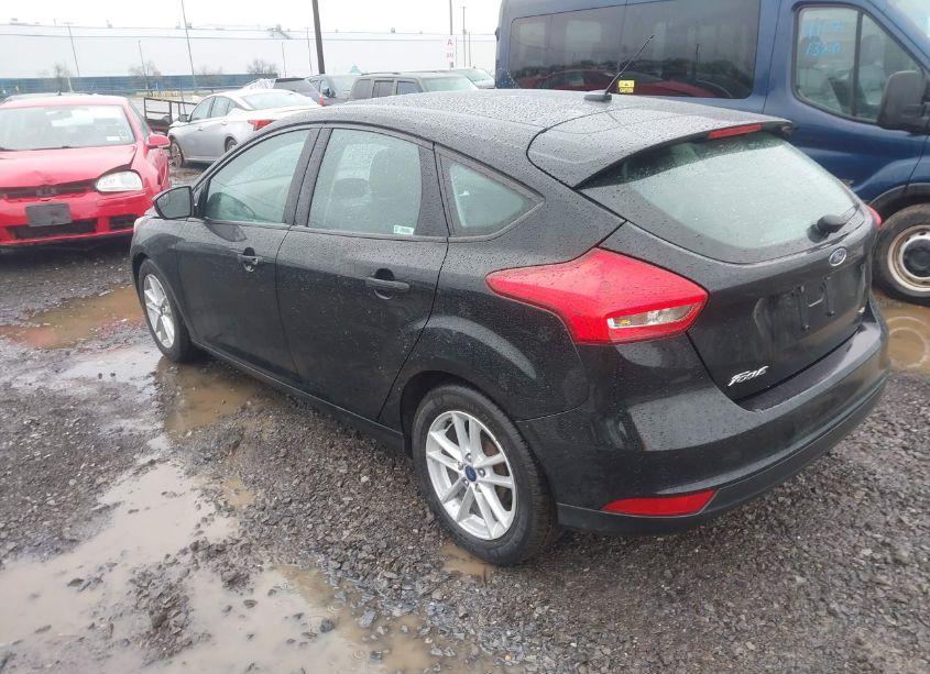 Photo 3 of 2017 Ford Focus SE (VIN 1FADP3K24HL323593)