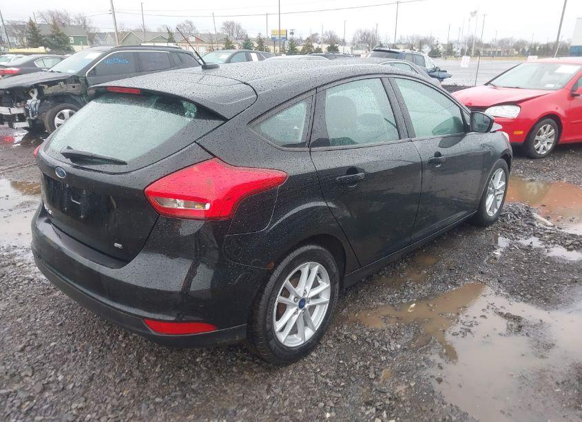 Photo 4 of 2017 Ford Focus SE (VIN 1FADP3K24HL323593)