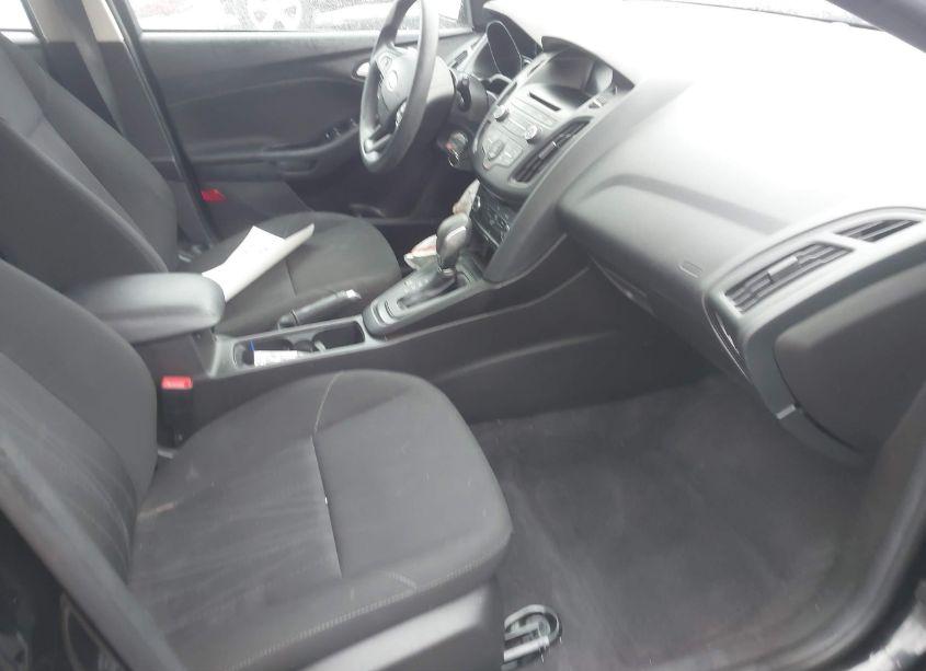 Photo 5 of 2017 Ford Focus SE (VIN 1FADP3K24HL323593)
