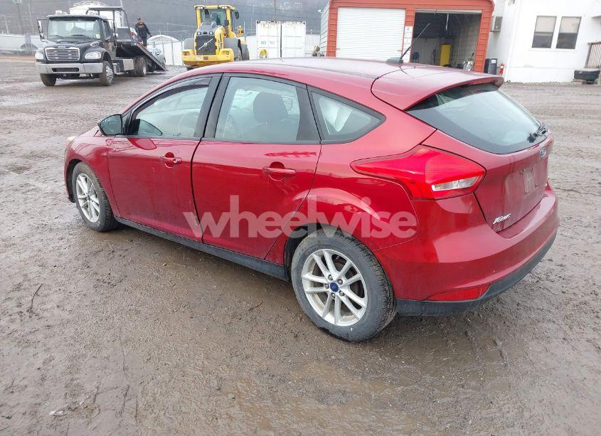 Photo 3 of 2017 Ford Focus SE (VIN 1FADP3K24HL328020)