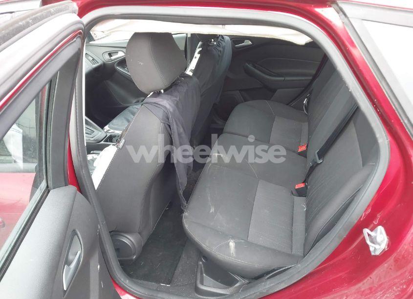 Photo 8 of 2017 Ford Focus SE (VIN 1FADP3K24HL328020)