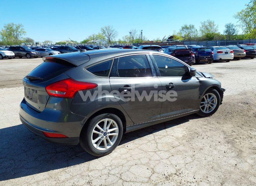 Photo 4 of 2018 Ford Focus SE (VIN 1FADP3K24JL231227)