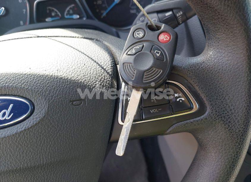 Photo 11 of 2018 Ford Focus SE (VIN 1FADP3K24JL231986)