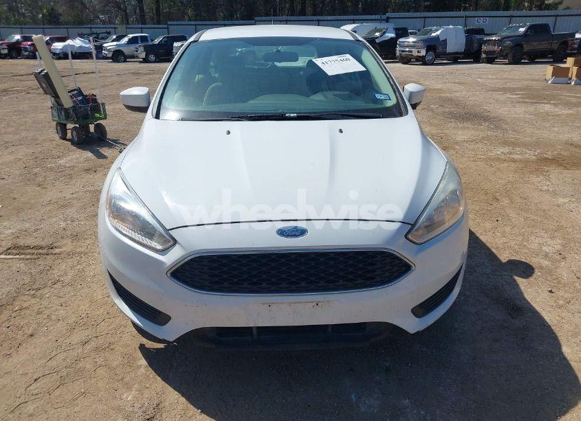 Photo 6 of 2018 Ford Focus SE (VIN 1FADP3K24JL231986)