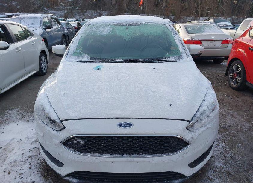 Photo 6 of 2018 Ford Focus SE (VIN 1FADP3K24JL254216)