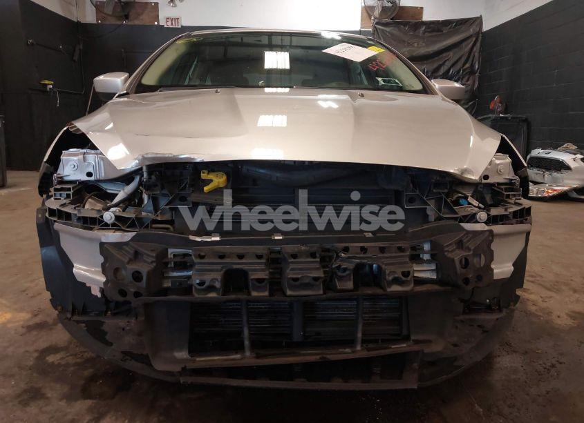 Photo 13 of 2018 Ford Focus SE (VIN 1FADP3K24JL254572)