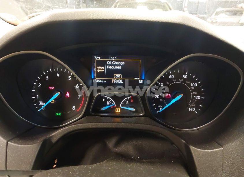 Photo 16 of 2018 Ford Focus SE (VIN 1FADP3K24JL254572)