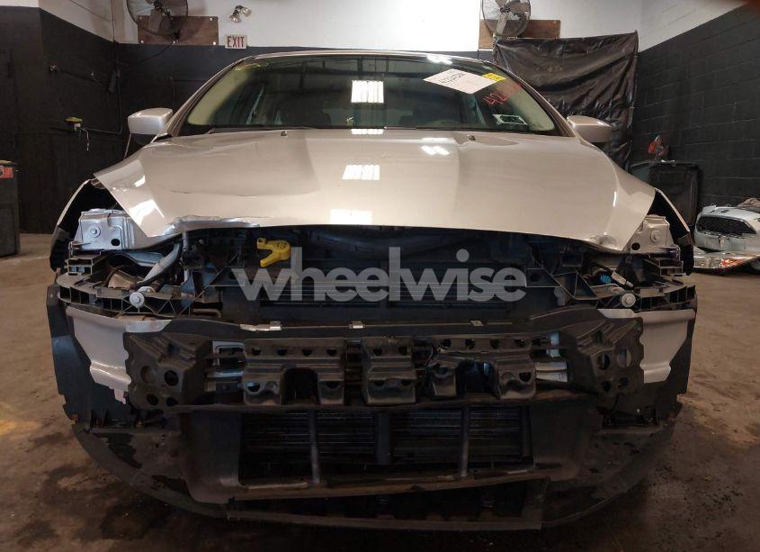 Photo 6 of 2018 Ford Focus SE (VIN 1FADP3K24JL254572)