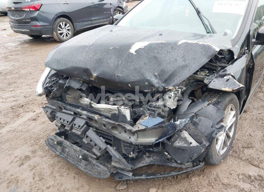 Photo 6 of 2018 Ford Focus SE (VIN 1FADP3K24JL255432)