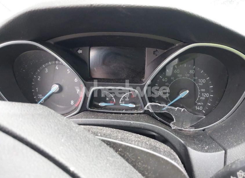 Photo 7 of 2018 Ford Focus SE (VIN 1FADP3K24JL255432)