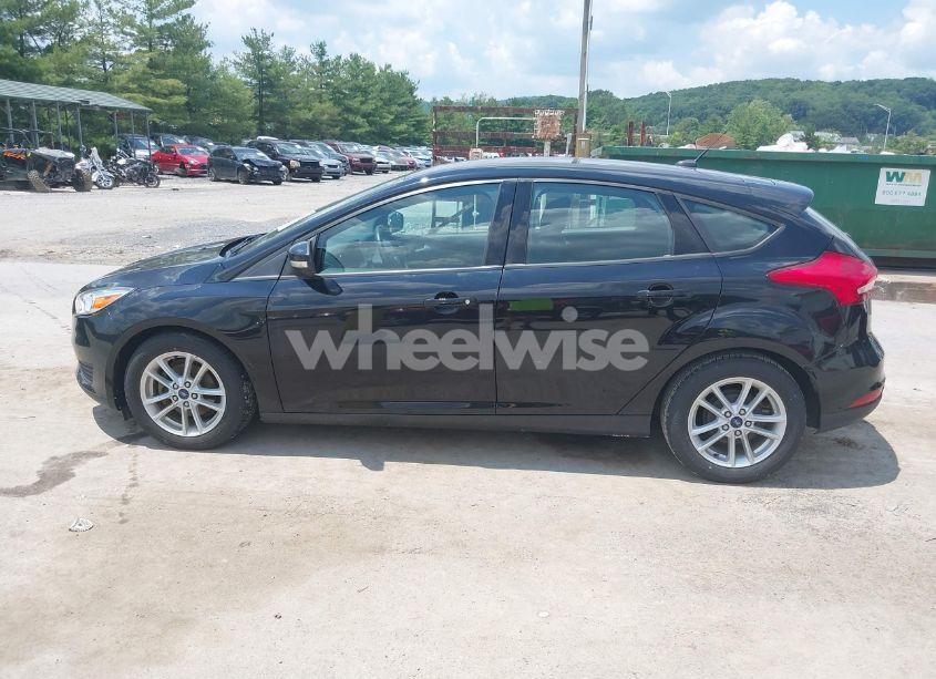 Photo 14 of 2018 Ford Focus SE (VIN 1FADP3K24JL257956)