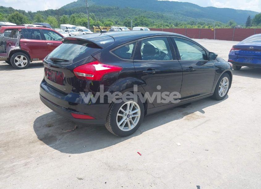 Photo 4 of 2018 Ford Focus SE (VIN 1FADP3K24JL257956)