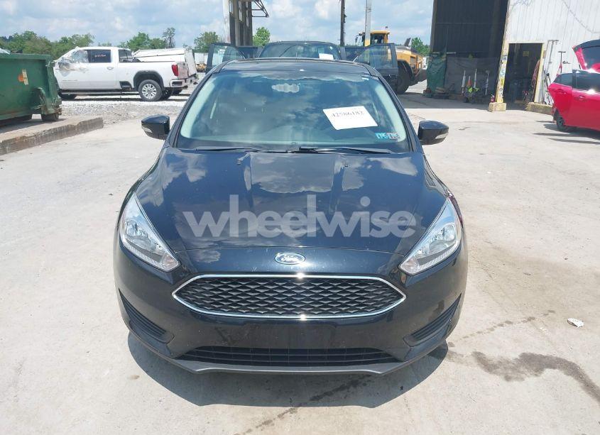 Photo 6 of 2018 Ford Focus SE (VIN 1FADP3K24JL257956)