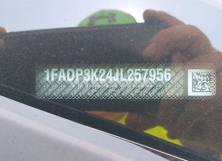 Photo 9 of 2018 Ford Focus SE (VIN 1FADP3K24JL257956)