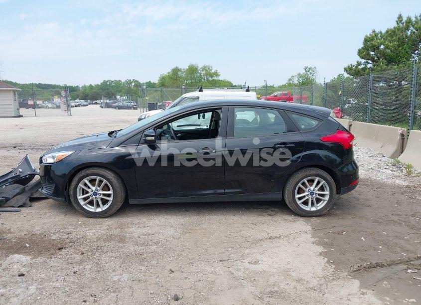 Photo 14 of 2018 Ford Focus SE (VIN 1FADP3K24JL309621)