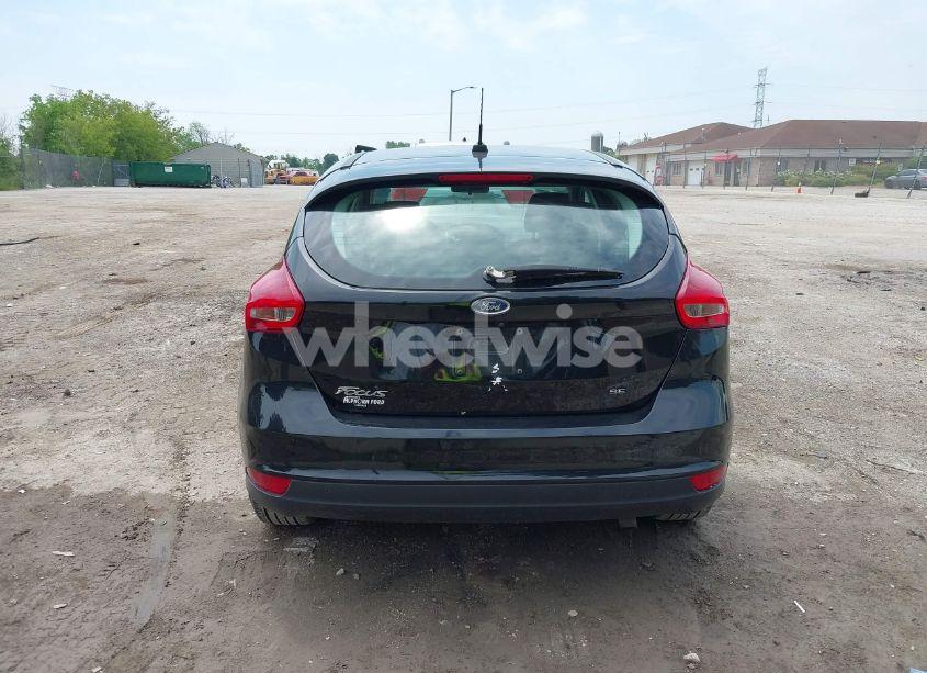 Photo 16 of 2018 Ford Focus SE (VIN 1FADP3K24JL309621)