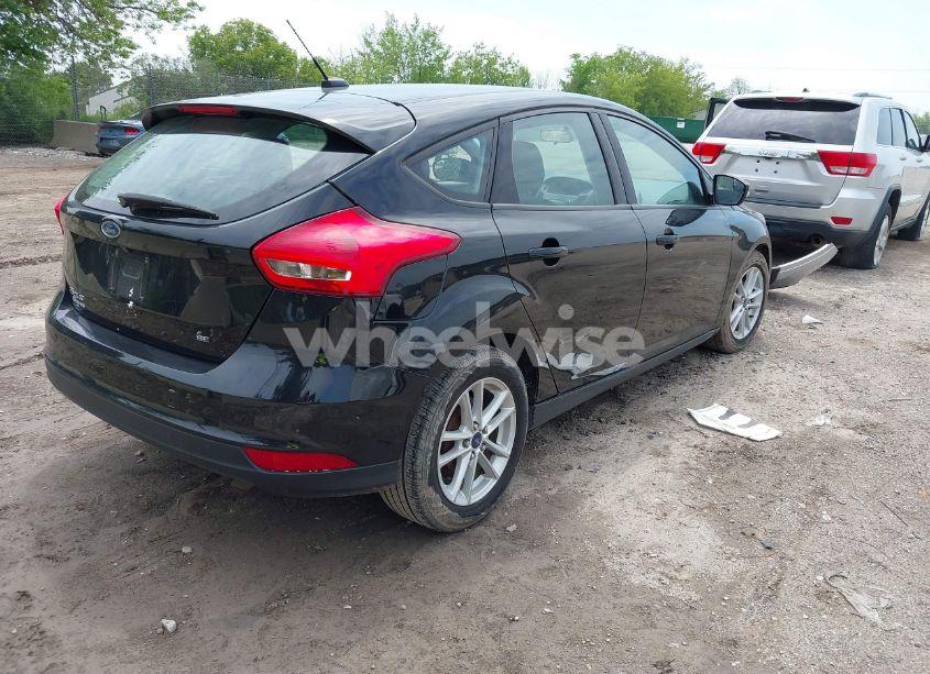 Photo 4 of 2018 Ford Focus SE (VIN 1FADP3K24JL309621)