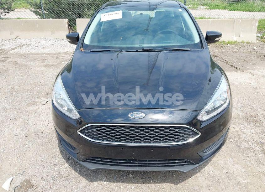 Photo 6 of 2018 Ford Focus SE (VIN 1FADP3K24JL309621)