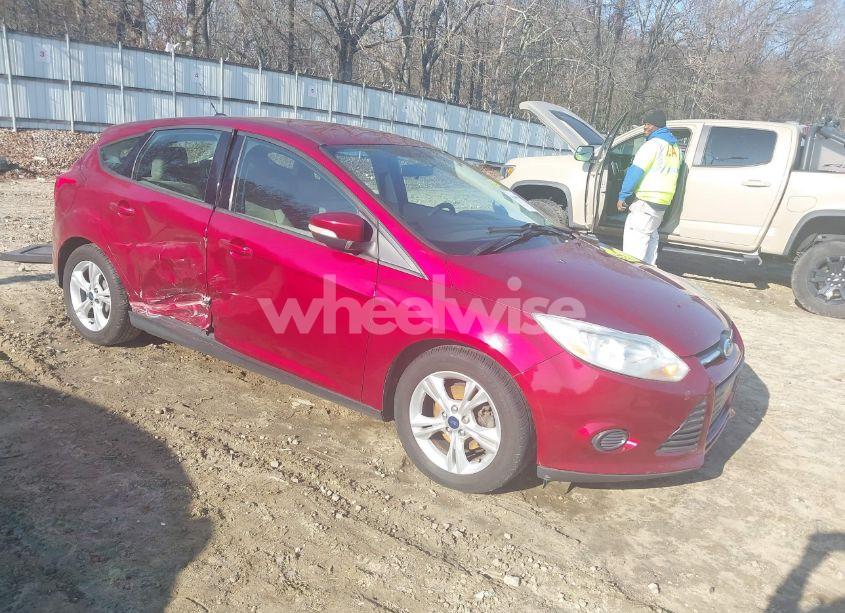 2013 Ford Focus SE (VIN 1FADP3K25DL155411) main photo