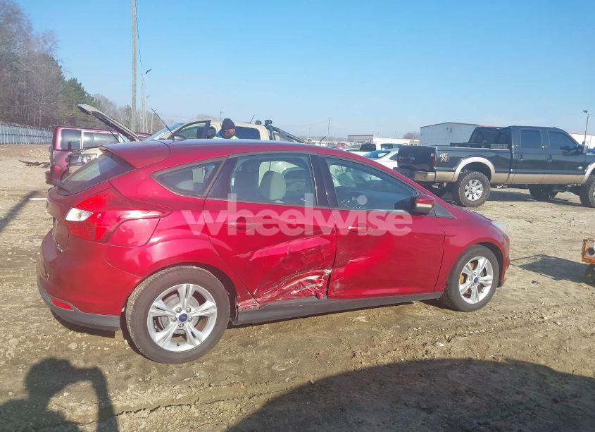 Photo 13 of 2013 Ford Focus SE (VIN 1FADP3K25DL155411)