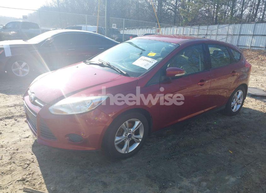 Photo 2 of 2013 Ford Focus SE (VIN 1FADP3K25DL155411)