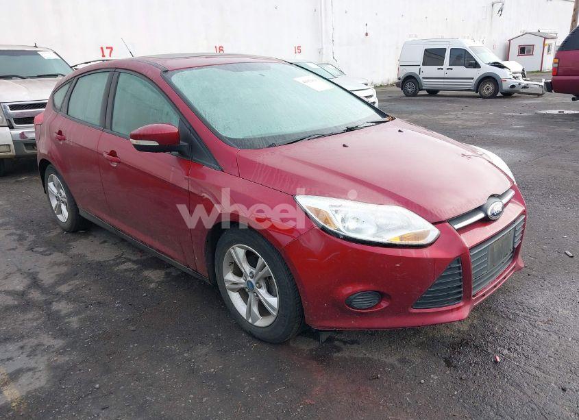 2013 Ford Focus SE (VIN 1FADP3K25DL160558) main photo