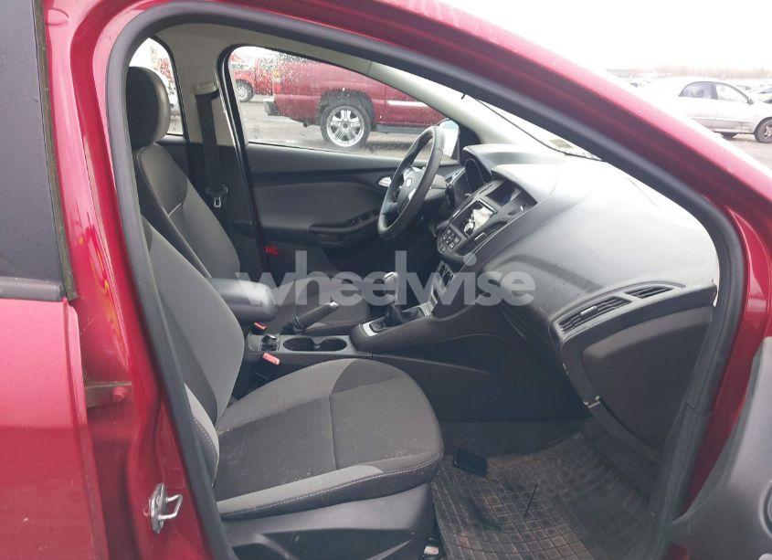 Photo 5 of 2013 Ford Focus SE (VIN 1FADP3K25DL160558)