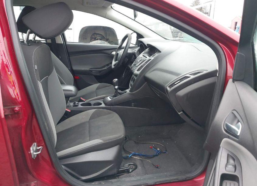 Photo 5 of 2013 Ford Focus SE (VIN 1FADP3K25DL190482)