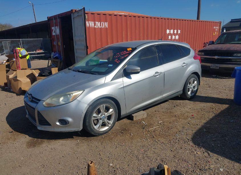 Photo 2 of 2013 Ford Focus SE (VIN 1FADP3K25DL204297)