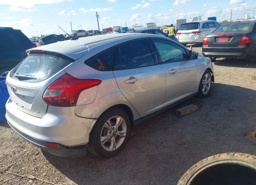 Photo 4 of 2013 Ford Focus SE (VIN 1FADP3K25DL204297)