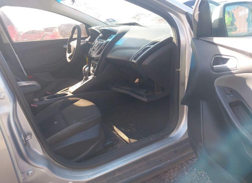 Photo 5 of 2013 Ford Focus SE (VIN 1FADP3K25DL204297)